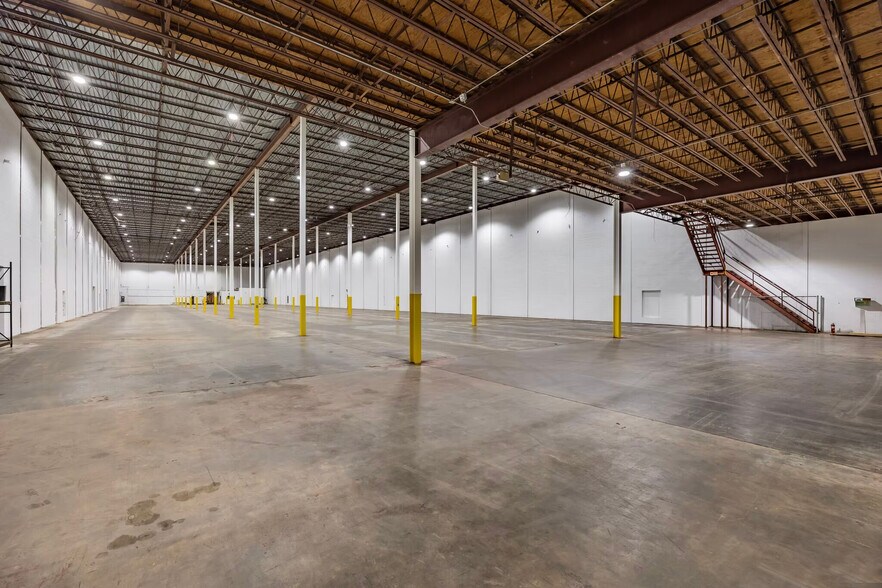 More Photos Of 1000 W Main St, Manchester Manufacturing For Sale