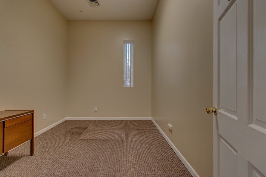 More Photos Of 4311 Appleton Ave NW, Roanoke Office For Lease