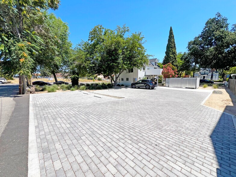 More Photos Of 745 Park St, Paso Robles General Retail For Sale