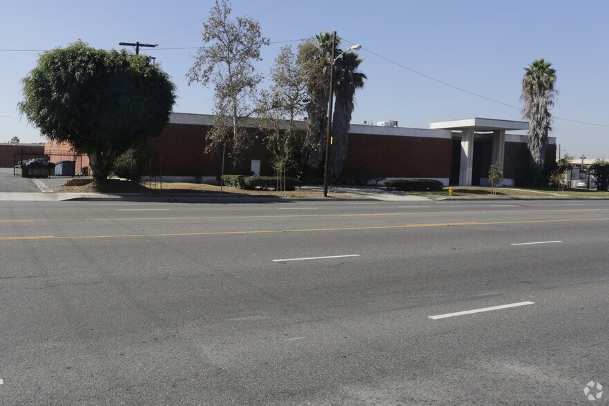 More Photos Of 230 W Rosecrans Ave, Gardena Manufacturing For Lease