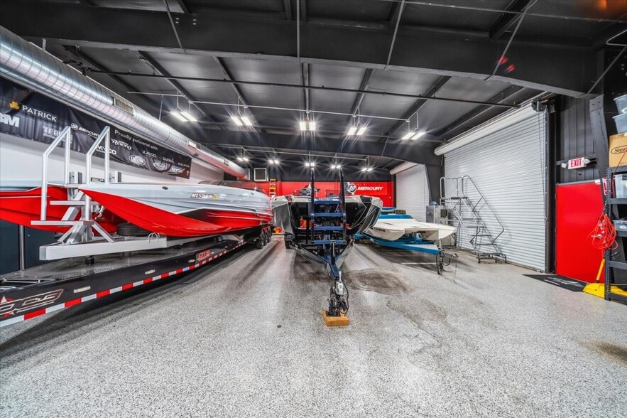 More Photos Of 1857 Commander Dr, Lake Havasu City Warehouse For Lease