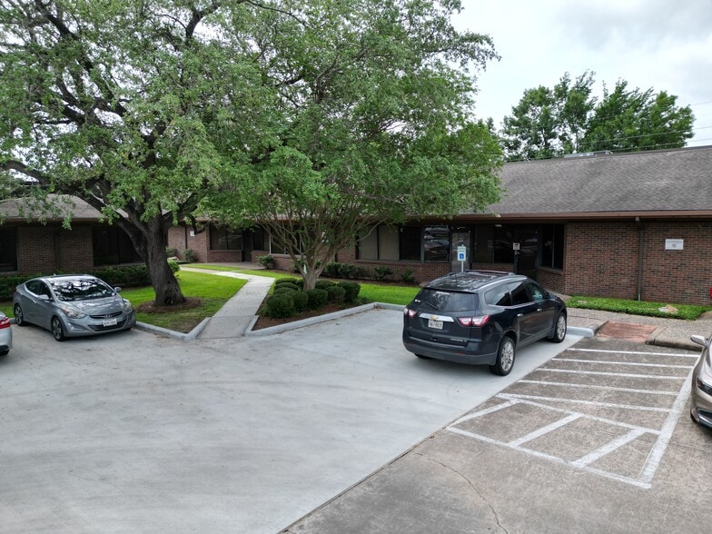 More Photos Of 11201 Richmond Ave, Houston Unknown For Lease