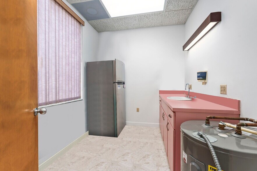 More Photos Of 1801 S 23rd St, Fort Pierce Medical For Sale