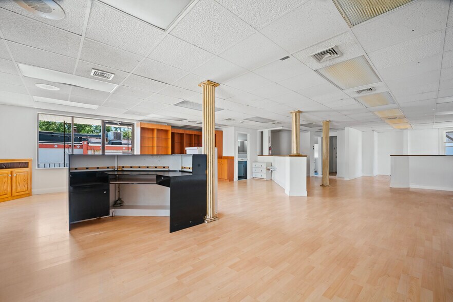 More Photos Of 238 New Britain Rd, Berlin Freestanding For Lease
