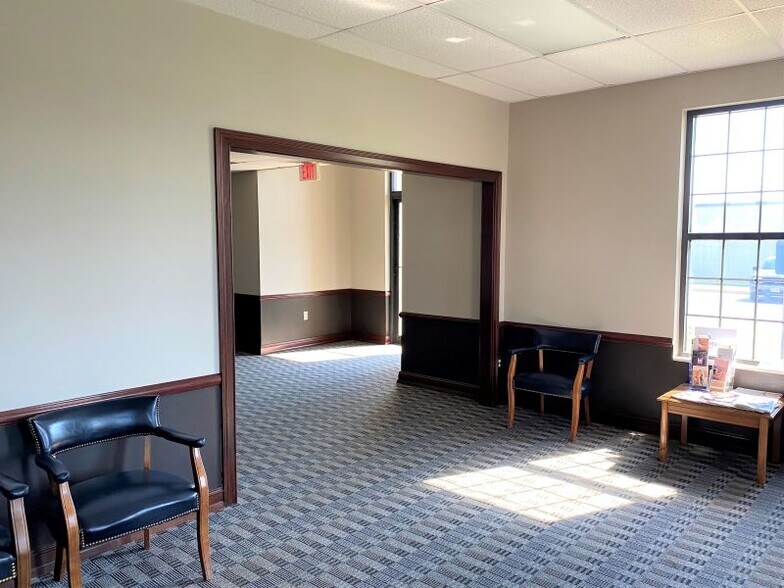 More Photos Of 1475-1495 W Main St, Tipp City Medical For Lease