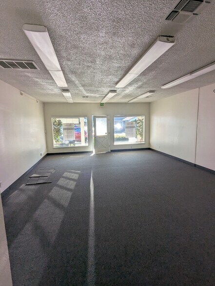 More Photos Of 11561-11605 Paramount Blvd, Downey Loft Creative Space For Lease