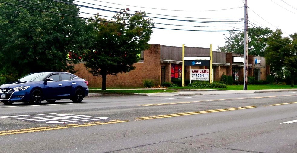 More Photos Of 1105-1111 Old Country Rd, Riverhead Freestanding For Sale