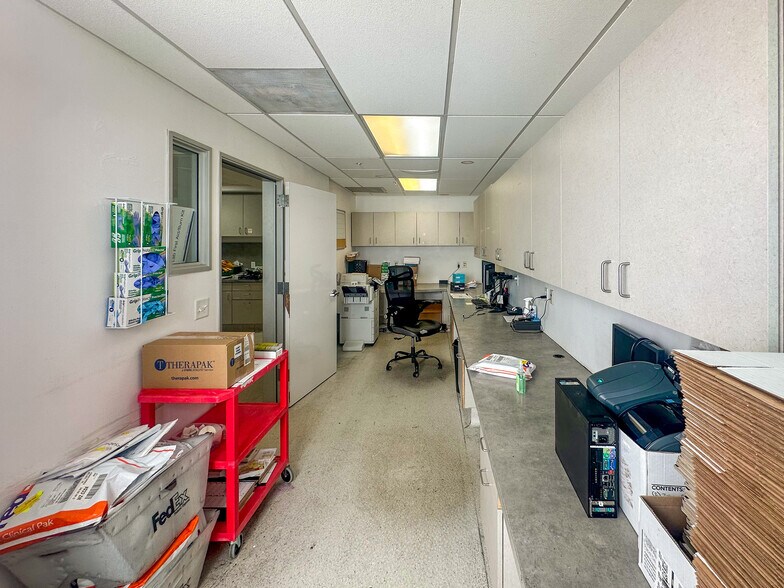 More Photos Of 8158 Beverly Blvd, Los Angeles Medical For Lease