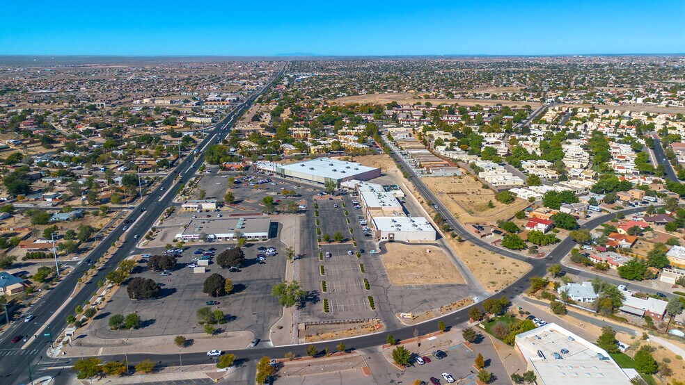 More Photos Of 3301 Southern Blvd, Rio Rancho Storefront For Sale