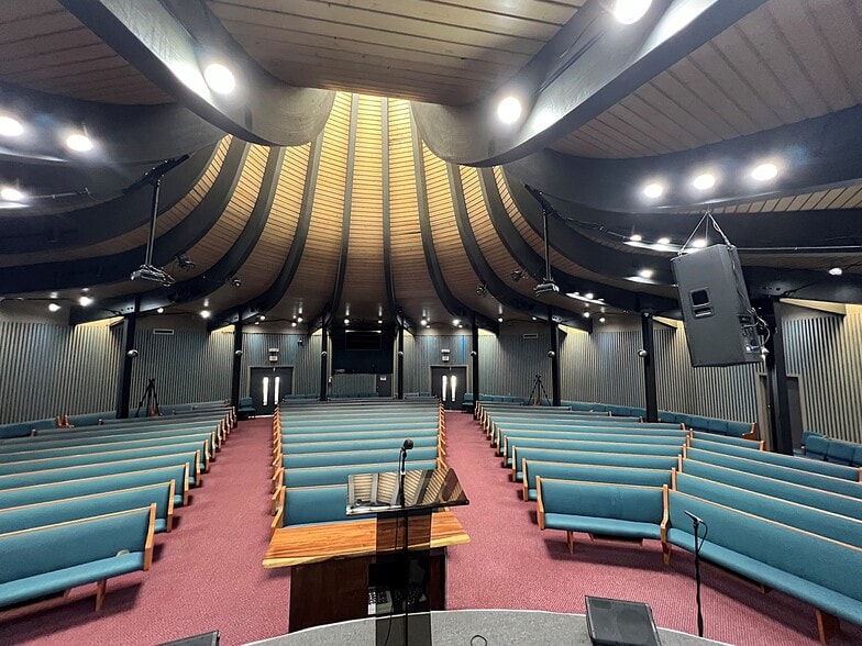 More Photos Of 9121 Ferguson Rd, Dallas Religious Facility For Sale