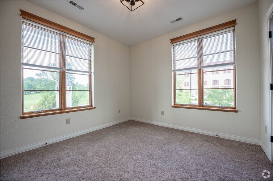 More Photos Of 3105 S Sare Rd, Bloomington Apartments For Lease