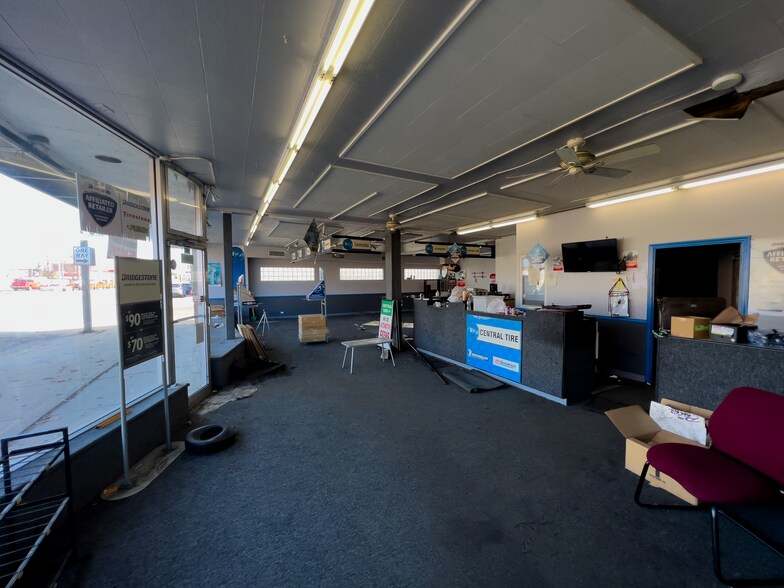 More Photos Of 7829-7839 W Grand Ave, Elmwood Park Warehouse For Sale