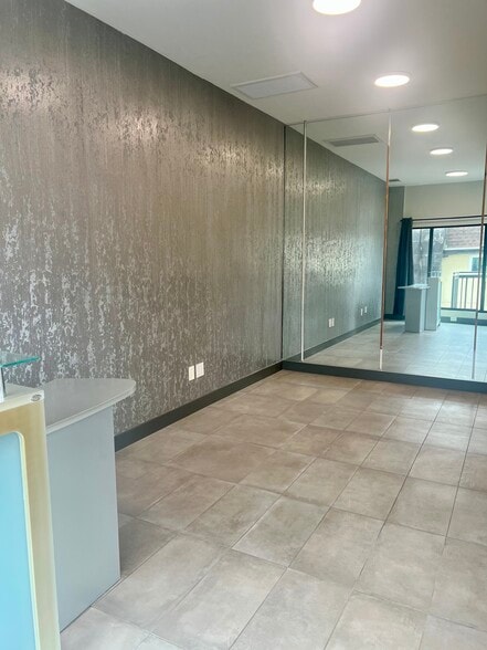 More Photos Of 5748-5752 E 2nd St, Long Beach Storefront Retail Office For Lease