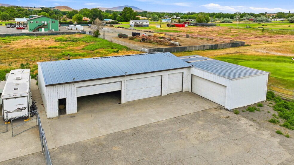 More Photos Of 2676 Van Giesen St, Richland Industrial For Sale