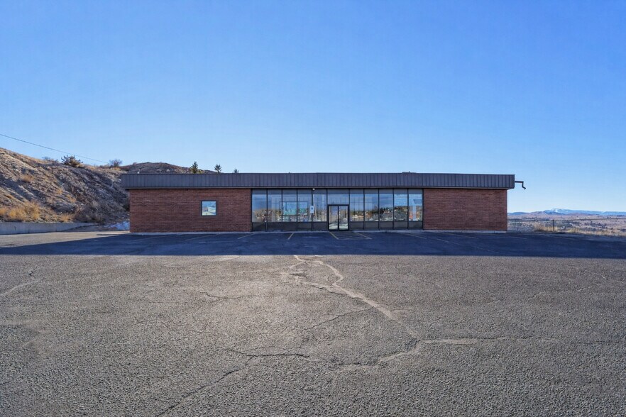 Primary Photo Of 800 W Platinum St, Butte Medical For Sale