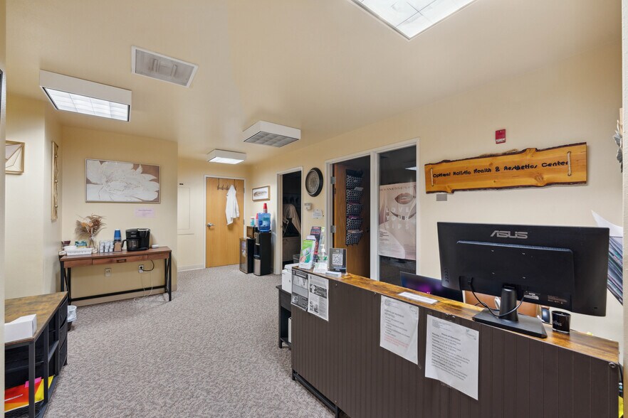 More Photos Of 1963 Thompson Rd, Coos Bay Hospital For Lease