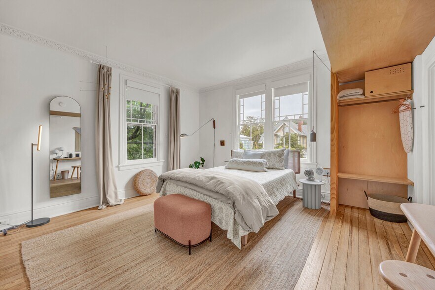 More Photos Of 118 S 4th St, Wilmington Hospitality For Sale