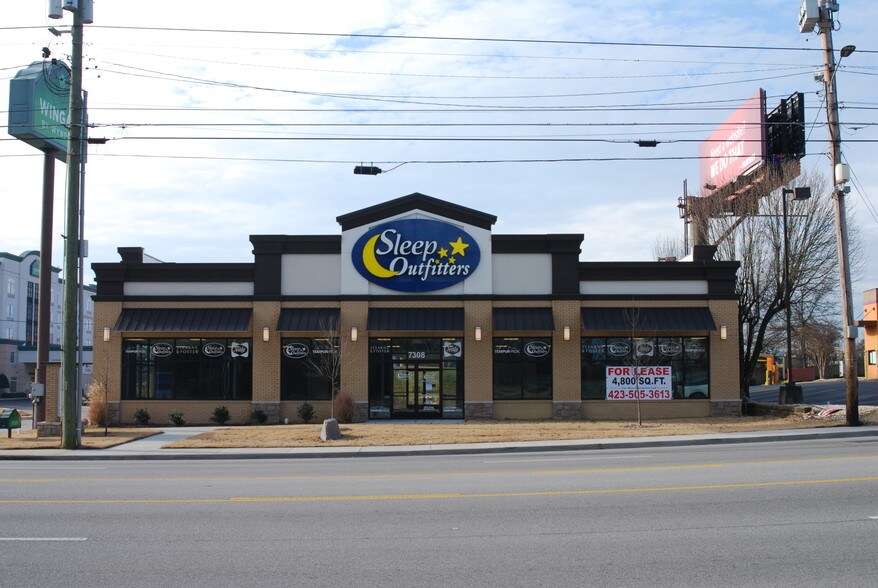 More Photos Of 7308 Shallowford Rd, Chattanooga Storefront Retail Office For Lease