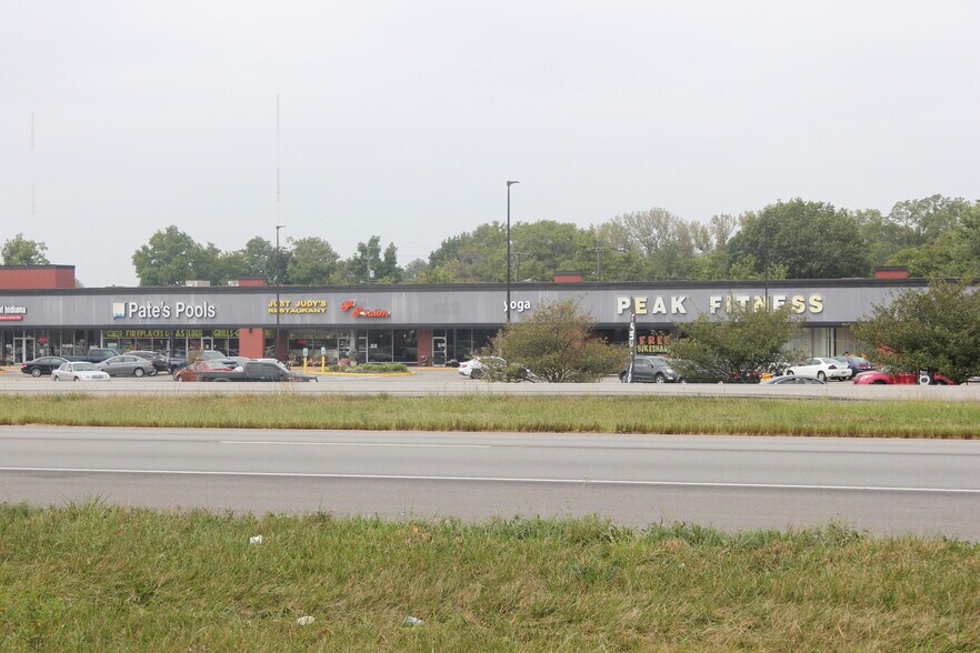 More Photos Of 5016-5060 E 62nd St, Indianapolis Unknown For Lease