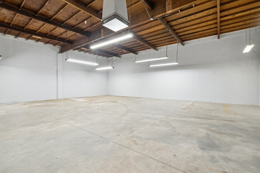 More Photos Of 12455 Branford St, Pacoima Warehouse For Sale