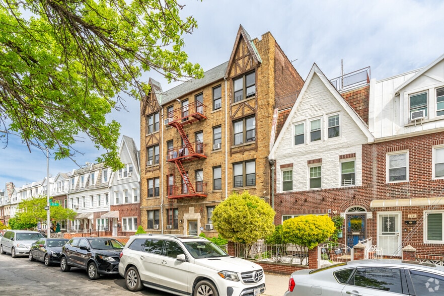 More Photos Of 21-45 23rd St, Astoria Apartments For Sale