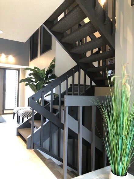 More Photos Of 1026-1028 E Riverside Blvd, Loves Park Office For Lease