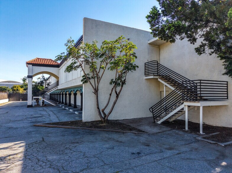 More Photos Of 945 S Prairie Ave, Inglewood Storefront Retail Office For Sale