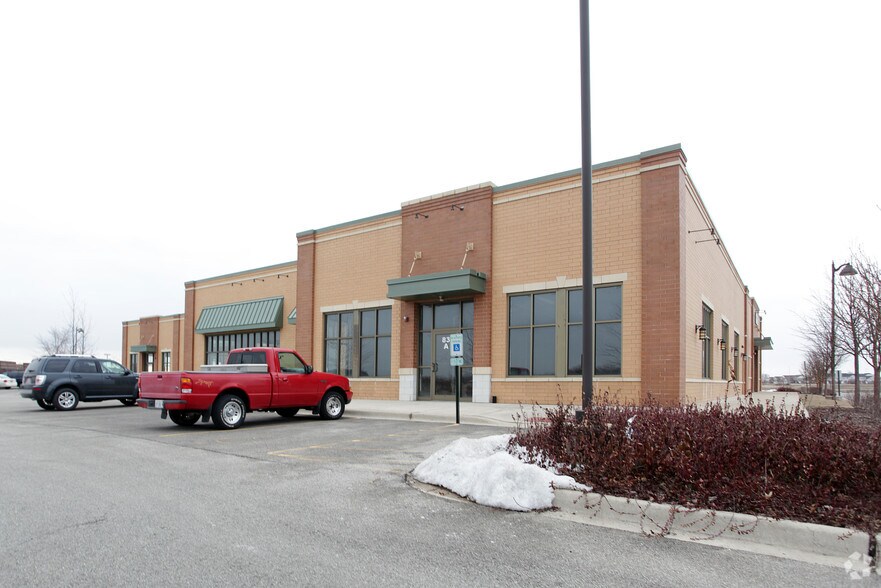 More Photos Of 83 Templeton Dr, Oswego Office For Lease