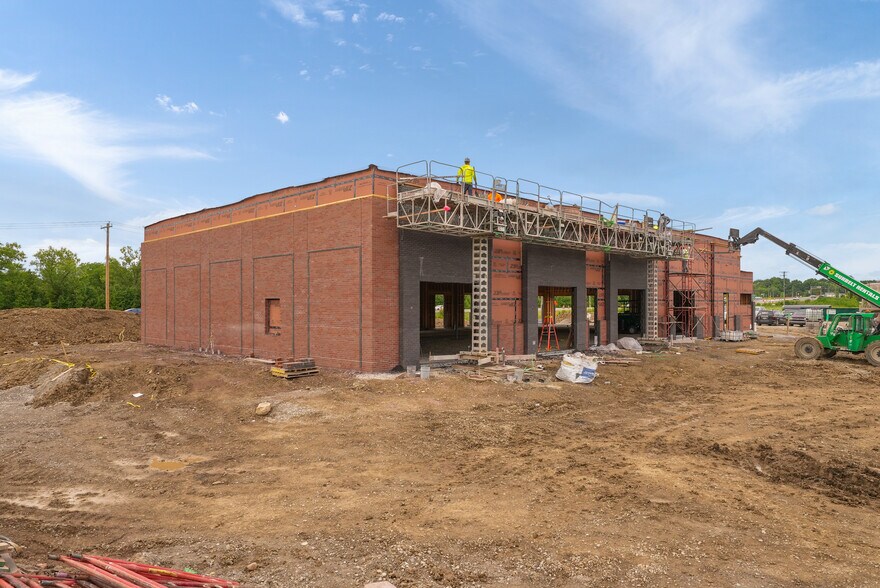 More Photos Of Crescent Pl @ Hamilton Rd & Tech Center Dr, Gahanna Restaurant For Lease