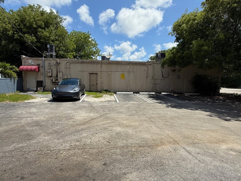 More Photos Of 8320 SW 124th St, Miami Storefront Retail Office For Lease