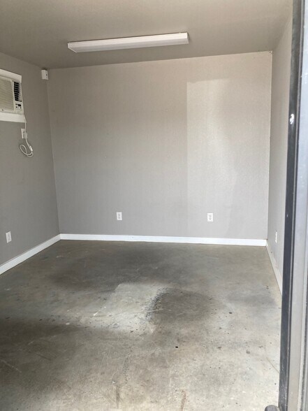 More Photos Of 7661 Rendon Bloodworth Rd, Mansfield Unknown For Lease