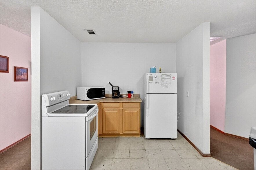 More Photos Of 8316 W I-20, Midland Warehouse For Sale