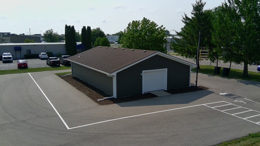 More Photos Of 1609 Plainfield Ave, Janesville Storefront Retail Office For Lease