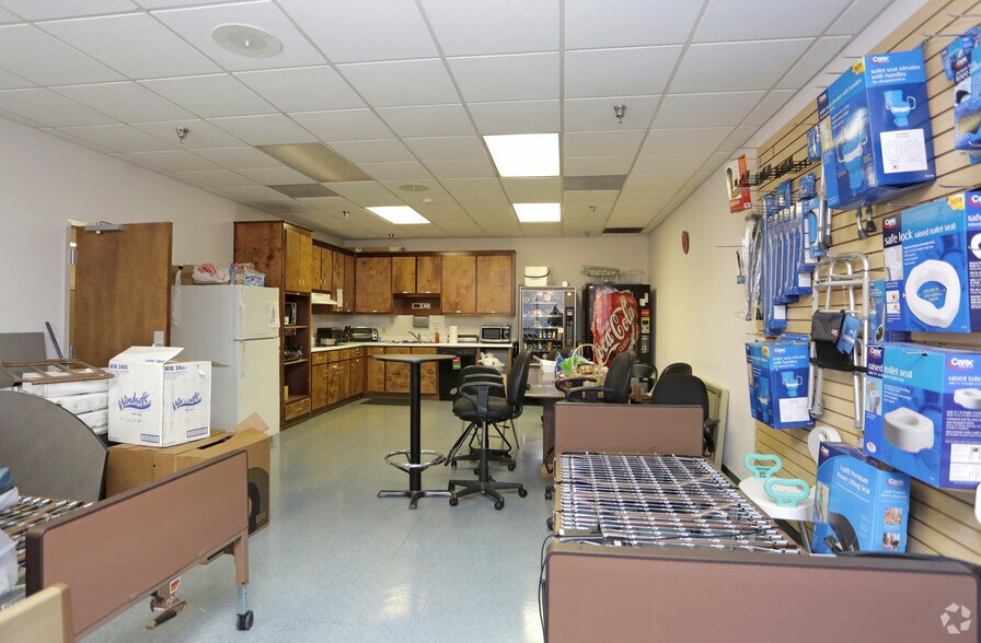 More Photos Of 225 Curie Dr, Alpharetta Light Distribution For Lease