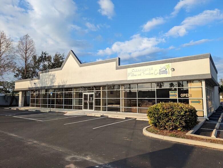 More Photos Of 901 N Missouri Ave, Largo Freestanding For Lease