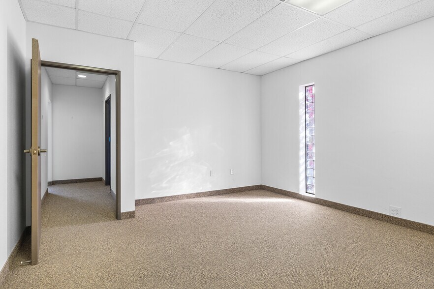 More Photos Of 82632 Highway 111, Indio Office For Sale