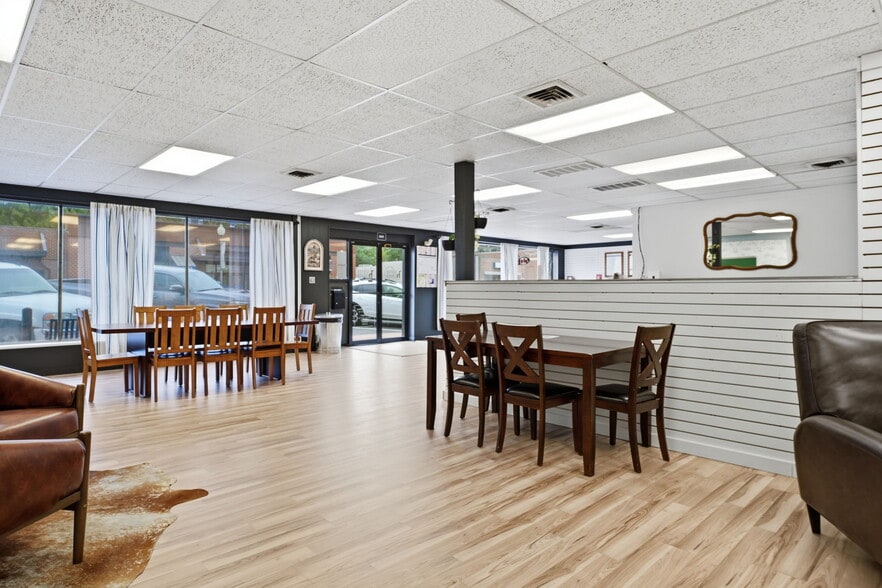 More Photos Of 1118-1120-1122 Meade Ave, Prosser Storefront For Sale