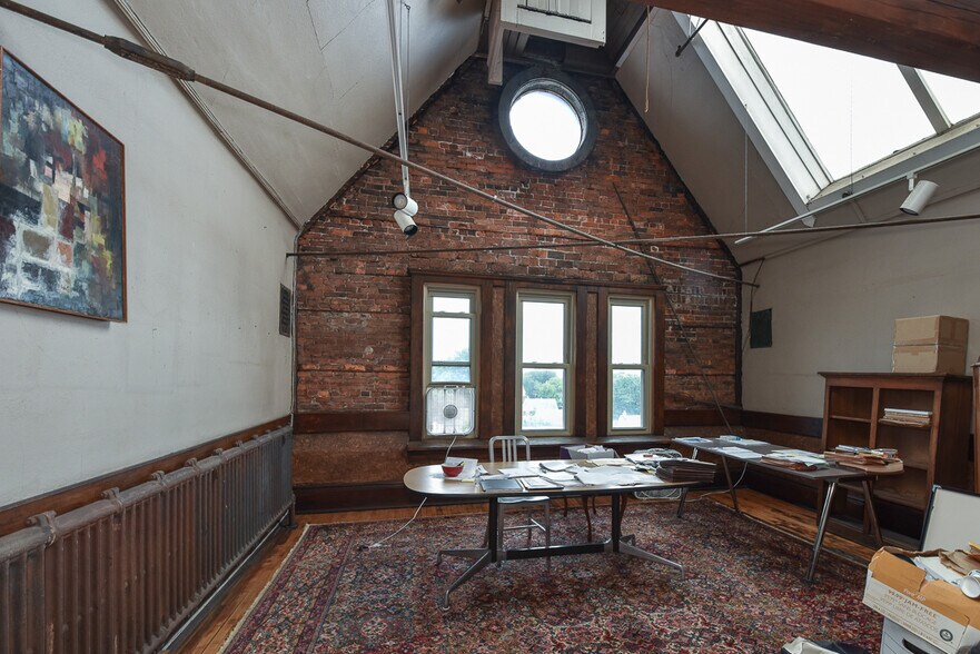 More Photos Of 4403 St Clair Ave, Cleveland Coworking Space