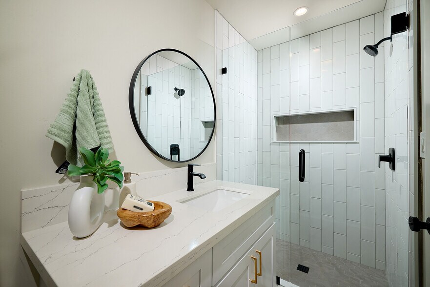 More Photos Of 735 Pine Ave, Carlsbad Multifamily For Sale