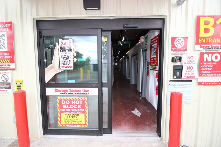 More Photos Of 3057 Lee Hwy, Bristol Self Storage For Sale