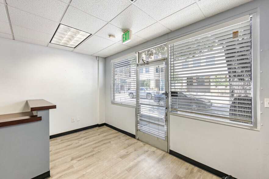 More Photos Of 28 N Los Robles Ave, Pasadena Office For Lease