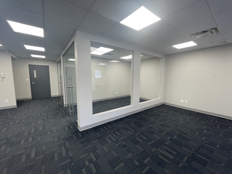 More Photos Of 6 Front St N, Thorold Office For Lease