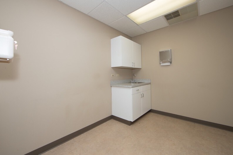 More Photos Of 1807 Huguenot Rd, Midlothian Medical For Lease