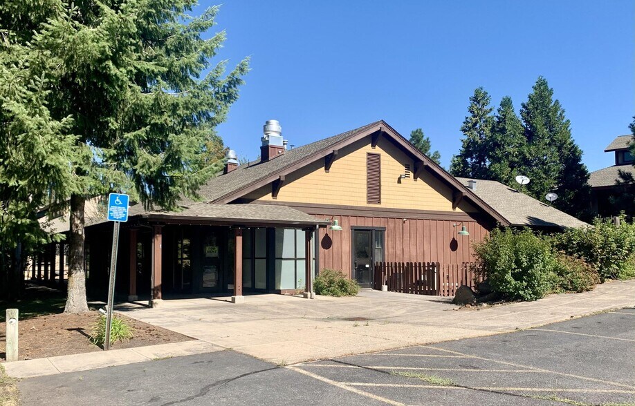 More Photos Of 5416 Running Y Rd, Klamath Falls Freestanding For Sale