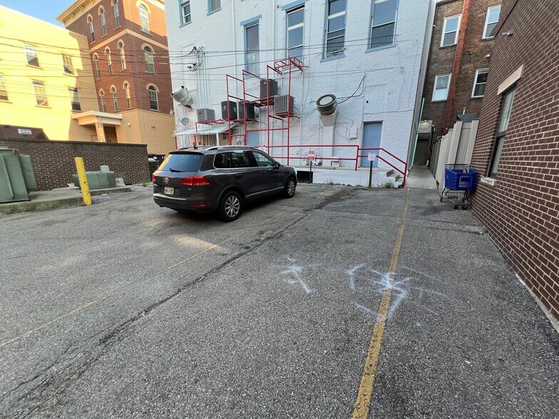 More Photos Of 7 W High St, Oxford Fast Food For Lease