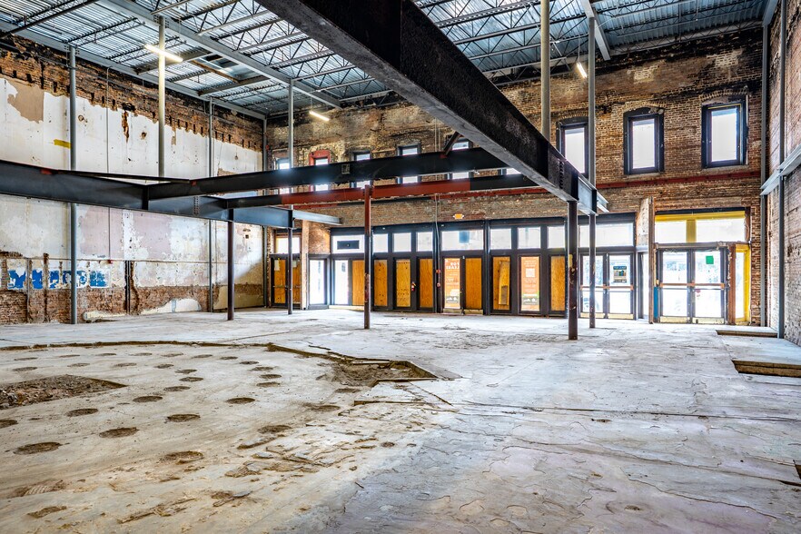 More Photos Of 1609 7th Ave, Ybor City Bar For Lease
