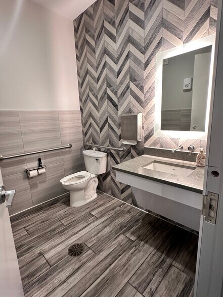 More Photos Of 6855 Communications Pky, Plano Office For Sale