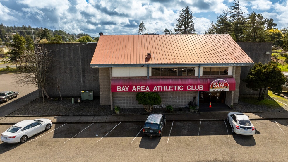 More Photos Of 985 Newmark Ave, Coos Bay Health Club For Sale
