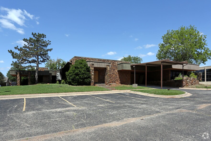 More Photos Of 1309 S Holly Ave, Yukon Medical For Lease