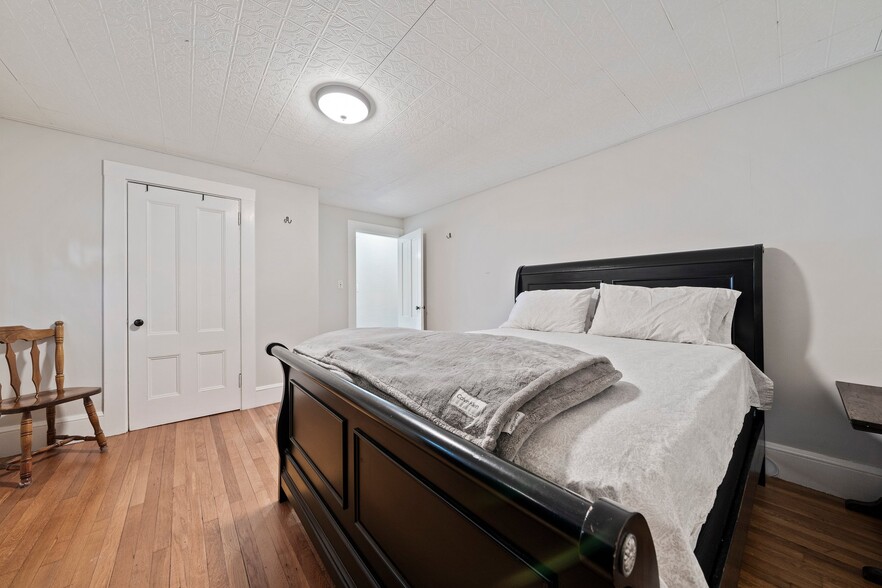 More Photos Of 17 North Ave, Rockland Apartments For Sale